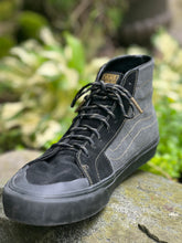 Load image into Gallery viewer, Black and Tan